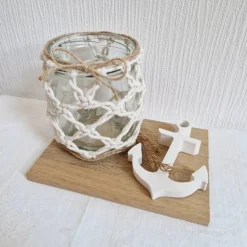 Maritimes Windlicht aus Makramee mit einem Anker