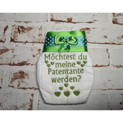 Möchtest du meine Patentante werden?