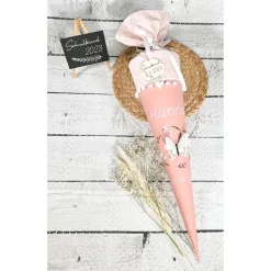 Mädchen Schultüte mit 3D Schmetterling im Blütenkranz aus Stoff 70 cm