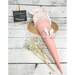 Mädchen Schultüte mit 3D Schmetterling im Blütenkranz aus Stoff 70 cm