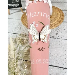 Mädchen Schultüte mit 3D Schmetterling im Blütenkranz aus Stoff 70 cm