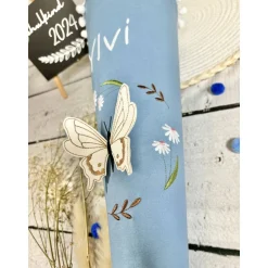 Mädchen Schultüte mit 3D Schmetterling im Blütenkranz aus Stoff 70 cm