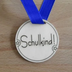 Medaille "Schulkind!" aus Holz