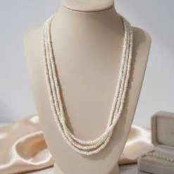 Mehrreihige Glasperlenkette Weiß Champagnerschimmer – Brautschmuck handgefertigt Moonlight Glow