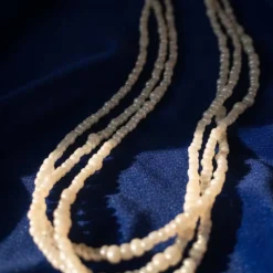 Mehrreihige Glasperlenkette Weiß Champagnerschimmer – Brautschmuck handgefertigt Moonlight Glow