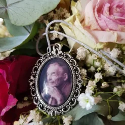 Memorial Brautstrauß Andenken Anhänger Cabochon 18x25mm silberfarbe mit eigenen Bild personalisiert