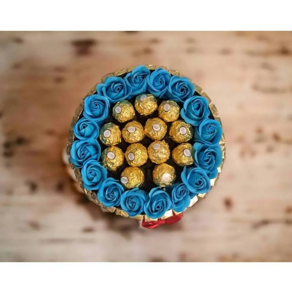 Merci Geschenk Geburtstag Pralinentorte Individuelle Geschenkidee Ferrero Rocher Raffaello Seifen Rosen