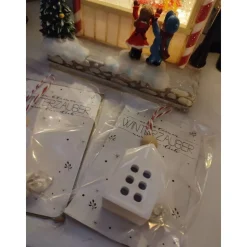 Mini Lichthäuser aus Raysin - Dekohäuschen mit Ballonlicht