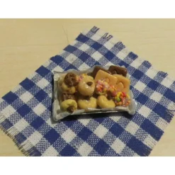 Miniatur Gebäck Plätzchen auf dem Blech – Auswahl aus sieben Sorten – Deko & Basteln im Maßstab 1:12 für Puppenhaus