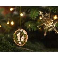 Miniatur Krippe Heilige Familie in einer Walnussschale handgemacht