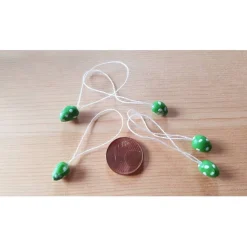 Miniatur Ostereier zum Hängen – handmodelliert für Puppenstube 1:12, Wichtel & Puppenhaus Deko