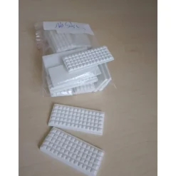 Miniatur Tastaturen aus Holz – 5 Stück für Büro, Wichtelwelt & Basteln – 4x2cm Deko