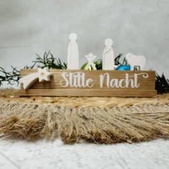 Mini-Krippe aus Holz und Reliefgießpulver