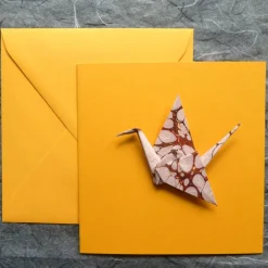 Minimalistische Glückwunschkarte mit Origami Kranich