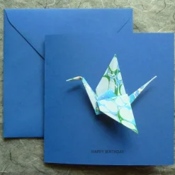 Minimalistische Glückwunschkarte mit Origami Kranich