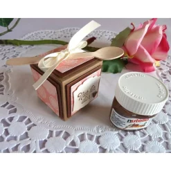 Mini-Nougatcreme-Gläschen in kleiner Box mit Holzlöffelchen