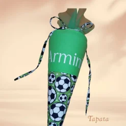 Mini-Schultüte mit Namen, Vorschultüte, Zuckertüte - Fußball Motive grün