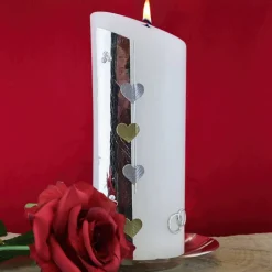 Moderne Hochzeitskerze oval abgeschrägt mit silbernen und goldenen Herzen, personalisierbar, edle Hochzeitsdeko