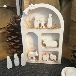 moderne Weihnachtskrippe aus Raysin im Fensterbogen - elegante Weihnachtsdeko Weihnachtsfiguren Heilige Familie Advent