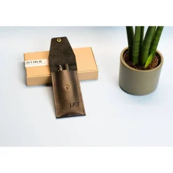 Monogram Stiftetui aus Leder. Größe cir. 15x7cm.Bleistifthalter aus Leder mit Gravur. Personalisiertes Stiftetui aus Led