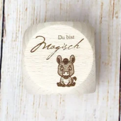 Motivationswürfel aus Holz um das Selbstbewusstsein vom Kind zu stärken und positiv zu beeinflussen