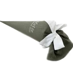 Musselin Schultüte in khaki, Zuckertüte im Nostalgielook, mit Namen und Schulkind bestickt, in vielen Farben