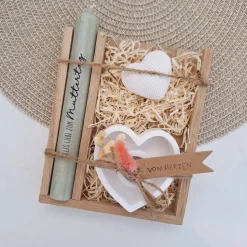 Muttertag Muttertagsgeschenk Dekoherz Kerzenteller Herz Kerzenset für Mama Geschenkset Stabkerze Kerzenbox Holzbox Mitbr