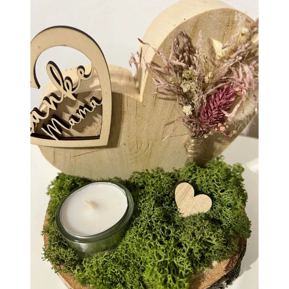 Muttertagsgeschenk Muttertag Mamatag Geschenk mit Trockenblumen auf einer Baumscheibe