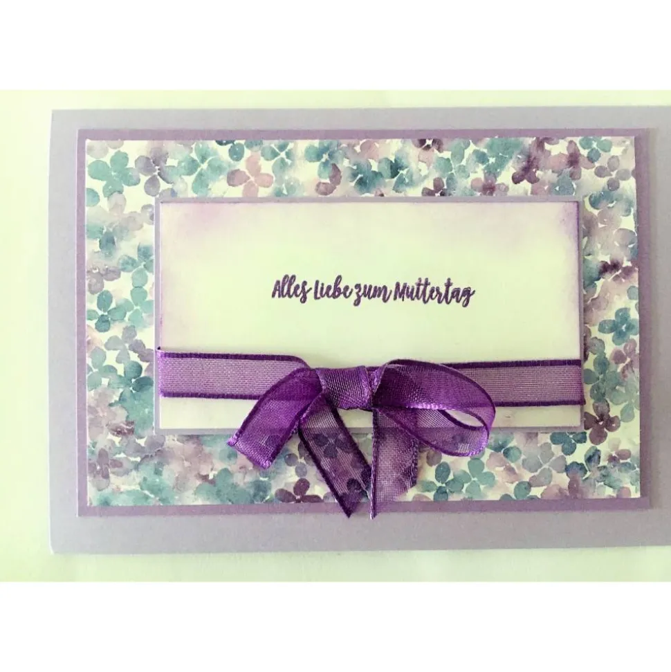 Muttertagskarte  mit Grusstext in Fliederfarbe Handgefertigt
