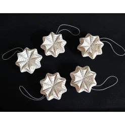 Nachhaltige Sternen-Dekoration aus Buchseiten