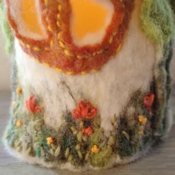 Nachtlicht "Zwergenhaus"" inkl. LED Kerze, creme-bunt, handgefilzt & bestickt