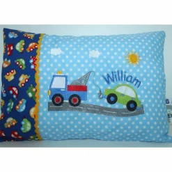 Namenskissen. Kuschelkissen Blau Motiv Abschleppwagen & Name 30x40 cm, Hülle und Inlett