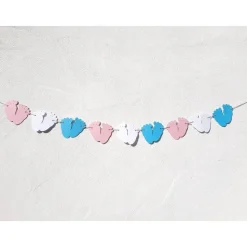 Niedliche Baby Girlande Gender Reveal Rosa, Blau und Weiß Babyfüße