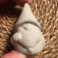 Niedlicher Wichtel aus Beton, kleiner Weihnachtsmann, verschiedene Farben, 5,5 cm