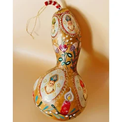 Nikolaus- und Weihnachtsdekoration im Vintage Stil: handbemalte Kunst-Kürbisse mit weihnachtlichen Motiven