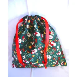 Nikolaussäckchen in grün mit schönen Weihnachtsmotiven genäht von Hobbyhaus