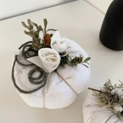 Nostalgie Kürbisse aus weißem Leinen – Herbstdeko im Landhausstil, 2er Set