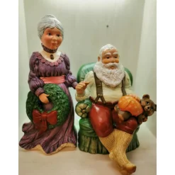 Nostalgisches Weihnachtsmannpaar aus Keramik