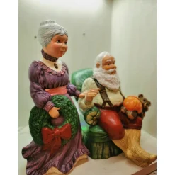 Nostalgisches Weihnachtsmannpaar aus Keramik
