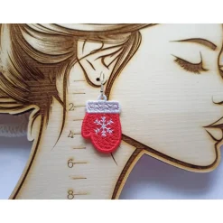 Ohrringe Handschuhe gestickt, rote oder hellblaue Spitzenohrringe, Winter Hängeohrringe Lace, zu Weihnachten