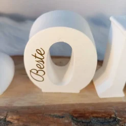 Oma Schriftzug aus Raysin – Handgefertigtes Geschenk für die beste Oma