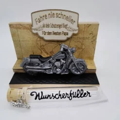 Origineller Motorrad Gutscheinhalter aus Holz – Geburtstagsgeschenk für Biker, personalisierbar,aus Keraflott vereint mit Holz