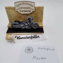 Origineller Motorrad Gutscheinhalter aus Holz – Geburtstagsgeschenk für Biker, personalisierbar,aus Keraflott vereint mit Holz