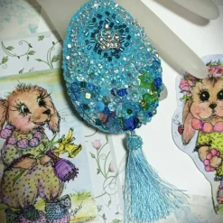 Ornament blau Krone Unikat Perlenstickerei handgemacht Prunkei pompös handmade Wohneko