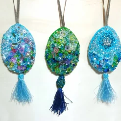 Ornament blau Krone Unikat Perlenstickerei handgemacht Prunkei pompös handmade Wohneko