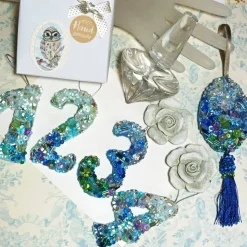 Ornament grün blau Unikat Perlenstickerei handgemacht Prunkei pompös handmade Wohndeko