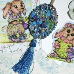 Ornament pastell blau Unikat Perlenstickerei Baumschmuck Anhänger handgemacht pompös handmade Wohndeko