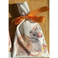Oster Geschenkbeutel Maus – handgenähtes Unikat aus Polstervelours