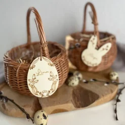 Osteranhänger mit Namen / personalisierter Osterhase Osterei / Anhänger mit Korb