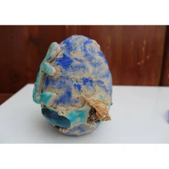 Osterdeko AM STRAND witzige Gestaltung auf einem Keramikei Ostergeschenk Künstler-Ei Osterei maritime Osterdekoration